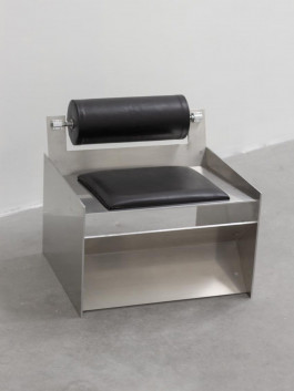 Brushed stainless steel chair with cylindrical leather backrest and square leather seat cushion Logo Progressive Present