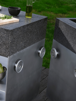 Detail of modular outdoor kitchen connectors with visible fastening system. Logo Progressive Present
